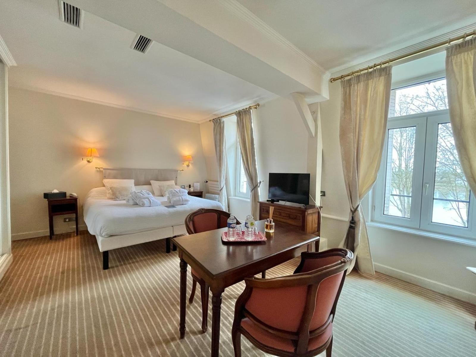 Logis Hotel Le Rivage Gien Kültér fotó