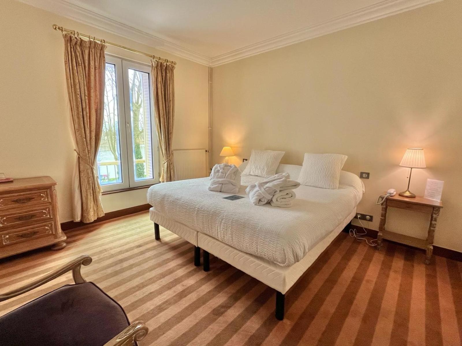 Logis Hotel Le Rivage Gien Kültér fotó