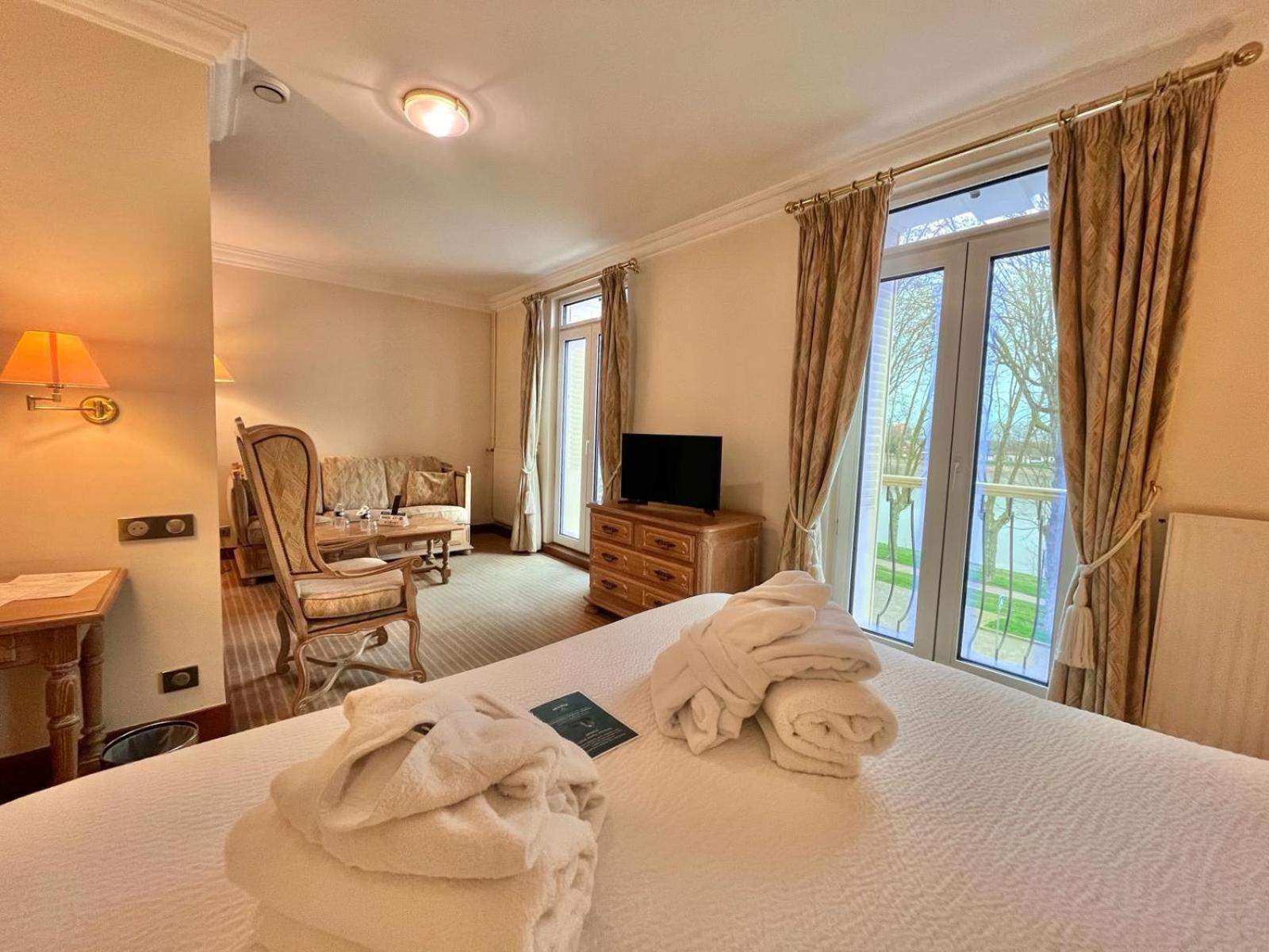 Logis Hotel Le Rivage Gien Kültér fotó