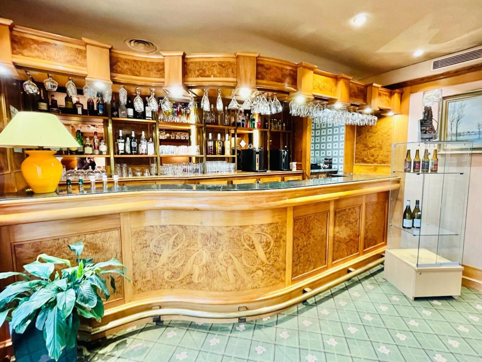 Logis Hotel Le Rivage Gien Kültér fotó